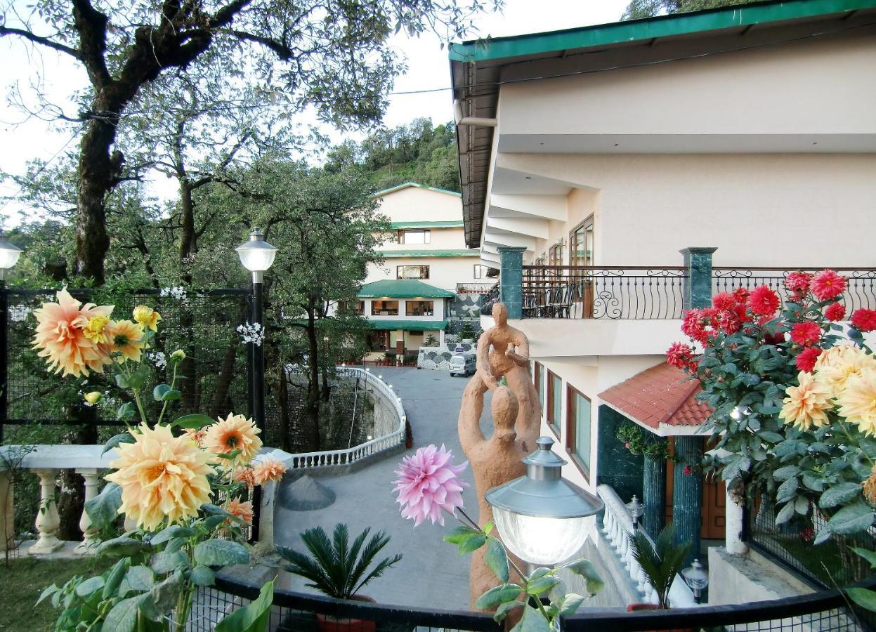 Madhuban Sarovar Portico 무소리에 외부 사진